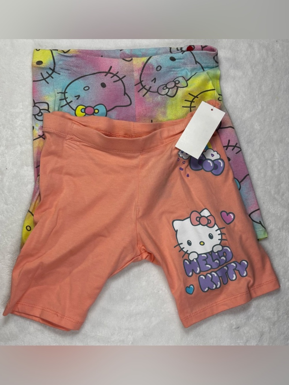 Hello Kitty M (7/8) peach graphic top and colorful tie‑dye shorts set, NWT
